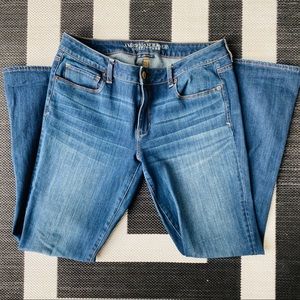Skinny Kick Jeans: American Eagle